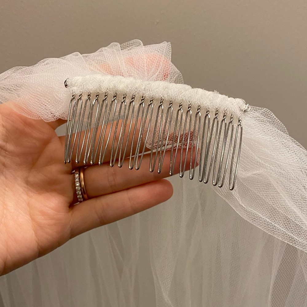 Fingertip Length Veil with Comb